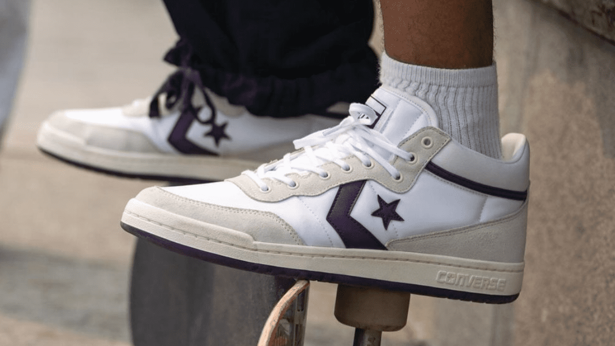 Converse fastbreak cheap on feet