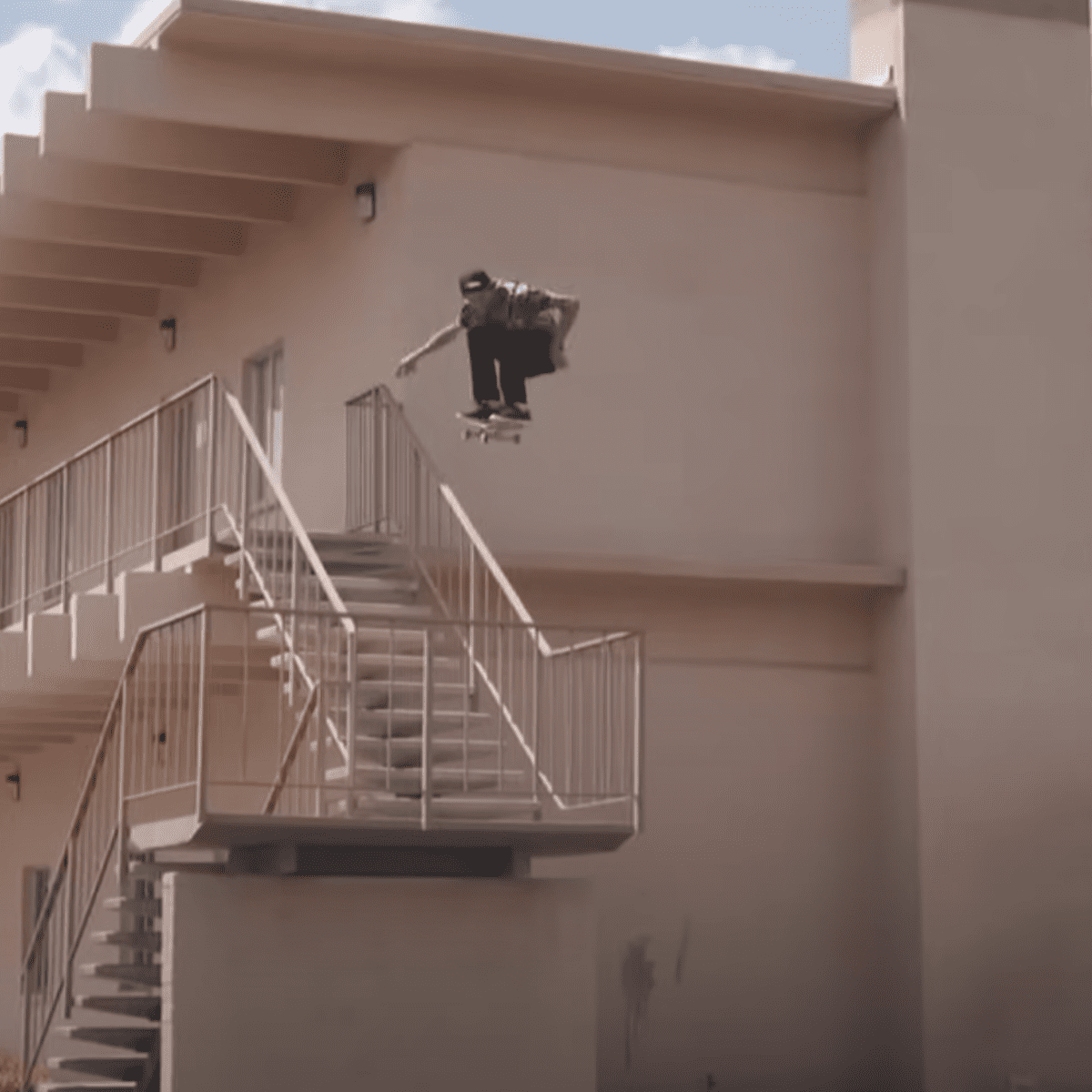 Aaron Jaws Homoki lands the Lyon 25 Stair Gap on Make a GIF
