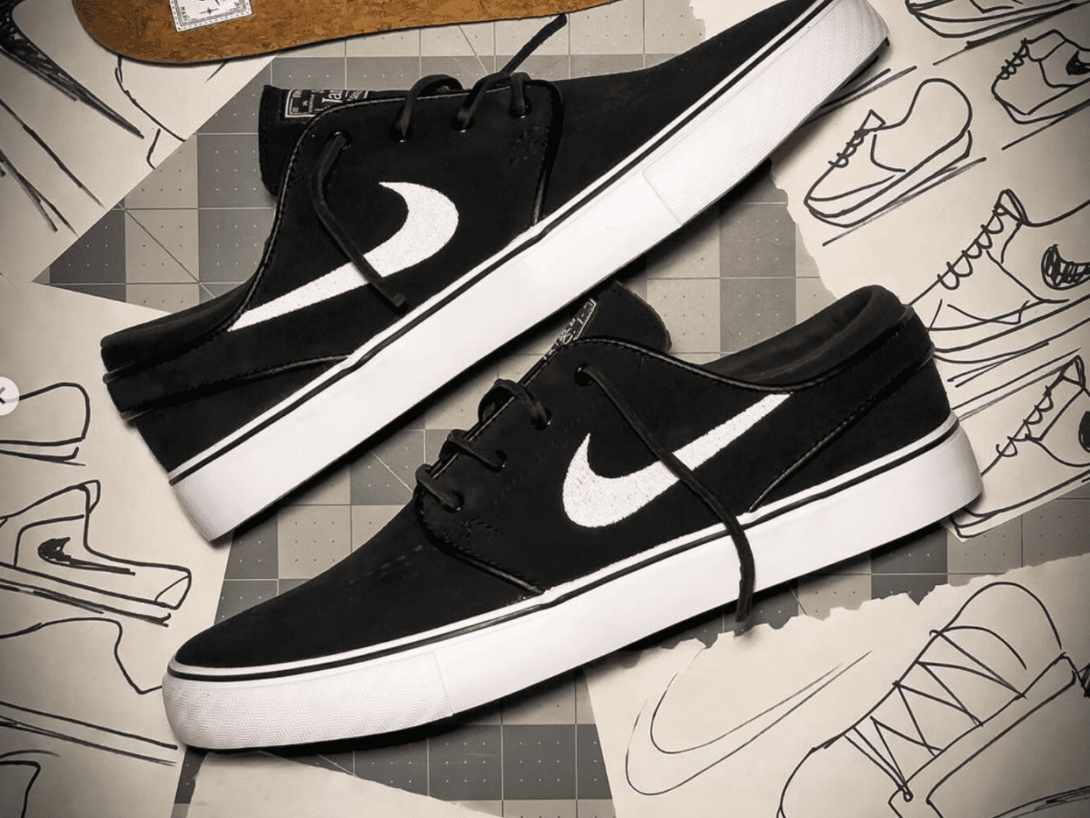 Nike sb janoski white best sale and black